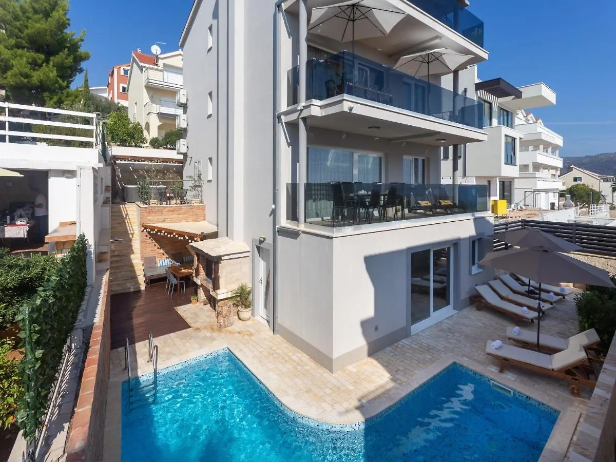 Apartments Aqua Trogir 0*,  Croatia